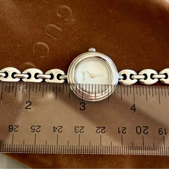 GUCCI Vintage Interchangeable bezel watch in working condition / with pouch - Picture 8 of 11